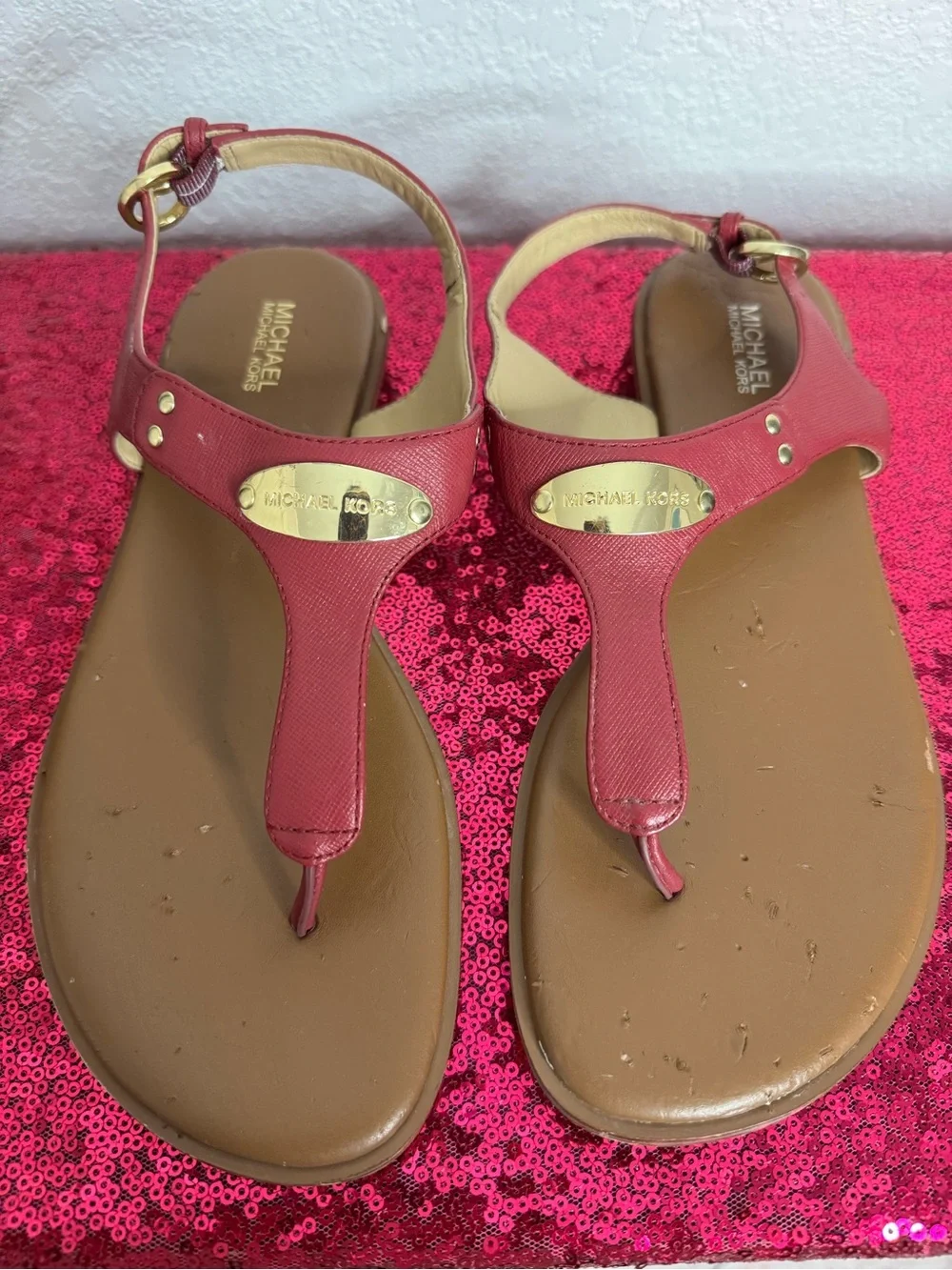 MICHAEL KORS 🌟 Maroon Leather T-Strap Thong Sandal, Gold Plaque (Women’s 8)